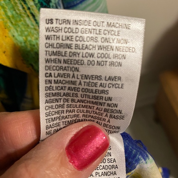 Graphic shirt by JM Collection with metal details at neckline - Picture 6 of 6